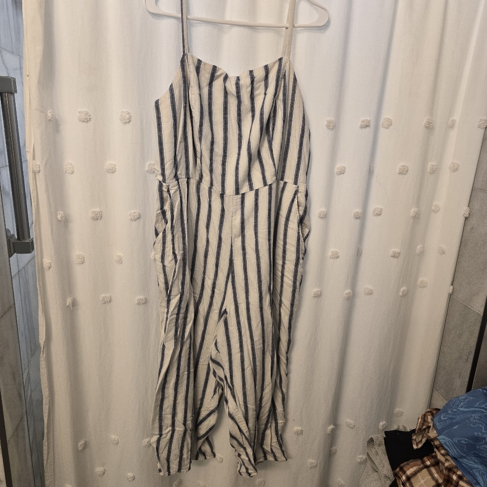 Old Navy Striped Jumpsuit with Spaghetti Straps Capri Length Bottoms Size Xxl